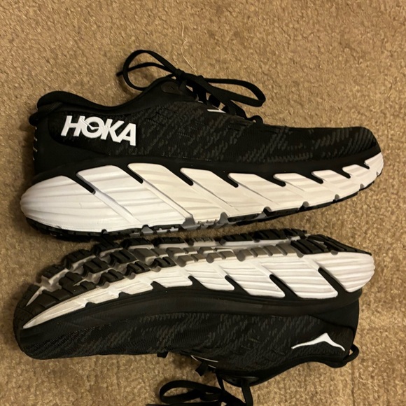 Hoka Gaviota 4 - Picture 3 of 3